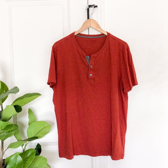 Banana Republic Soft Wash 1/4 Button Top Red